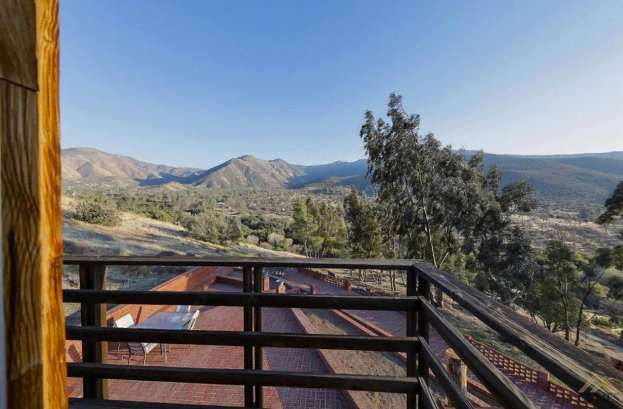 Breathtaking Cabin In Kern River Valleyレイク・イザベラ エクステリア 写真